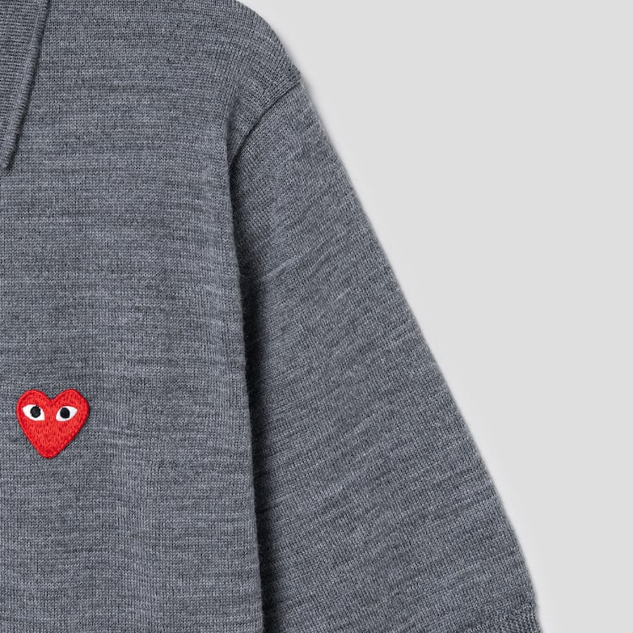 PLAY COMME DES GARÇONS (Unisex) Red Heart Wappen Short Sleeve Polo Knit – Grey