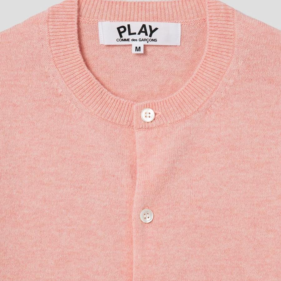 PLAY COMME DES GARÇONS (Unisex) Pastel Small Red Heart Wappen Cardigan – Light Pink