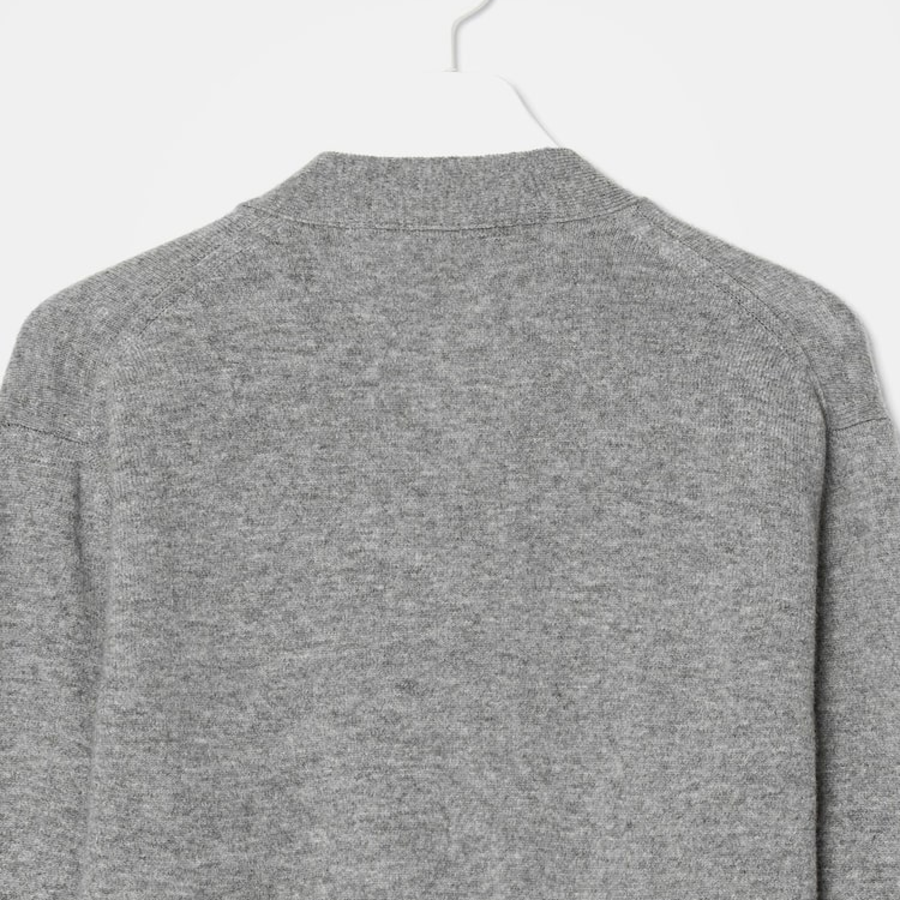 PLAY COMME DES GARÇONS (Unisex) Black Heart Wappen Cardigan – Grey