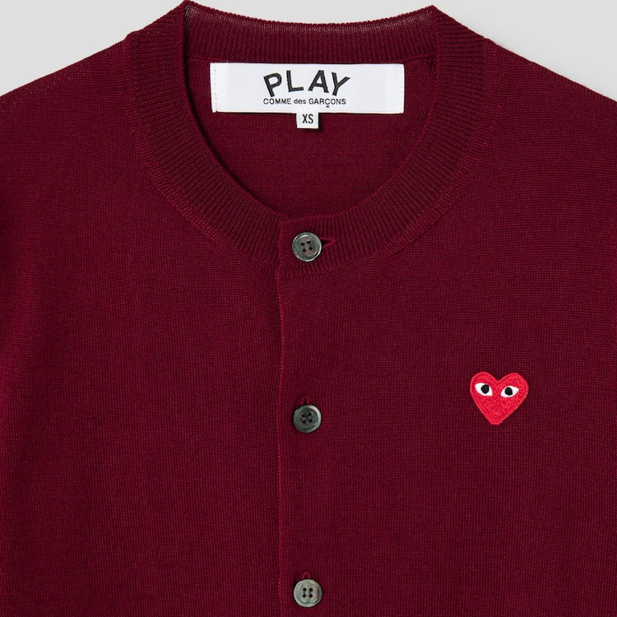 PLAY COMME DES GARÇONS (Unisex) Red Heart Wappen Short Sleeve Cardigan – Burgundy