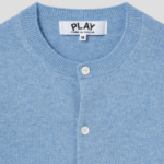PLAY COMME DES GARÇONS (Unisex) Pastel Small Red Heart Wappen Cardigan – Sky Blue