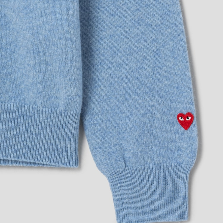 PLAY COMME DES GARÇONS (Unisex) Pastel Small Red Heart Wappen Cardigan – Sky Blue