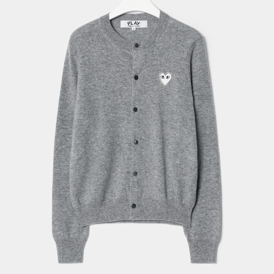 PLAY COMME DES GARÇONS (Unisex) White Heart Wappen Cardigan – Grey