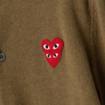PLAY COMME DES GARÇONS (Unisex) Double Red Heart Wappen Cardigan – Brown