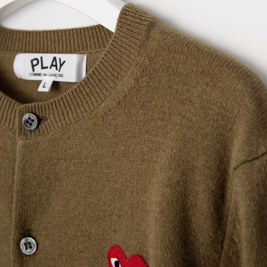 PLAY COMME DES GARÇONS (Unisex) Double Red Heart Wappen Cardigan – Brown