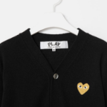 PLAY COMME DES GARÇONS (Unisex) Gold Heart Wappen Cardigan – Black