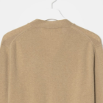 PLAY COMME DES GARÇONS (Unisex) Black Heart Wappen Cardigan – Beige