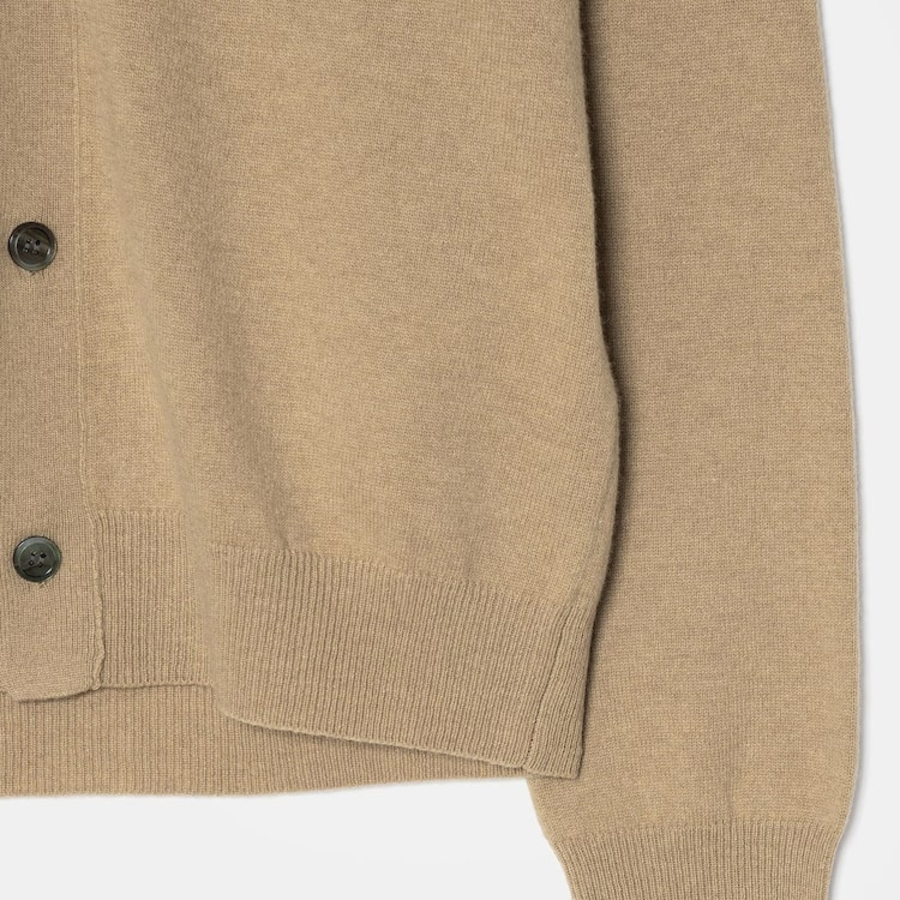 PLAY COMME DES GARÇONS (Unisex) Black Heart Wappen Cardigan – Beige