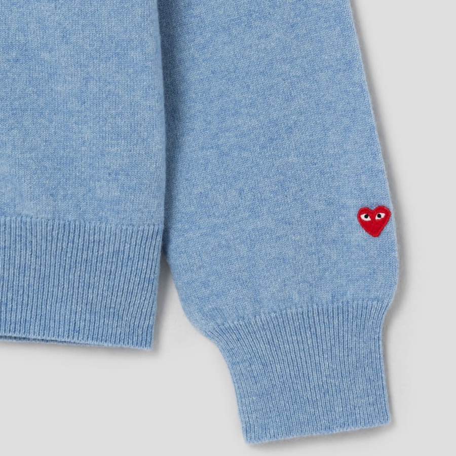 PLAY COMME DES GARÇONS (Unisex) Pastel Small Red Heart Wappen Cardigan – Sky Blue