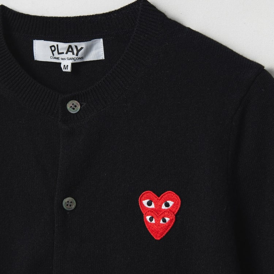 PLAY COMME DES GARÇONS (Women) Double Red Heart Wappen Cardigan – Black