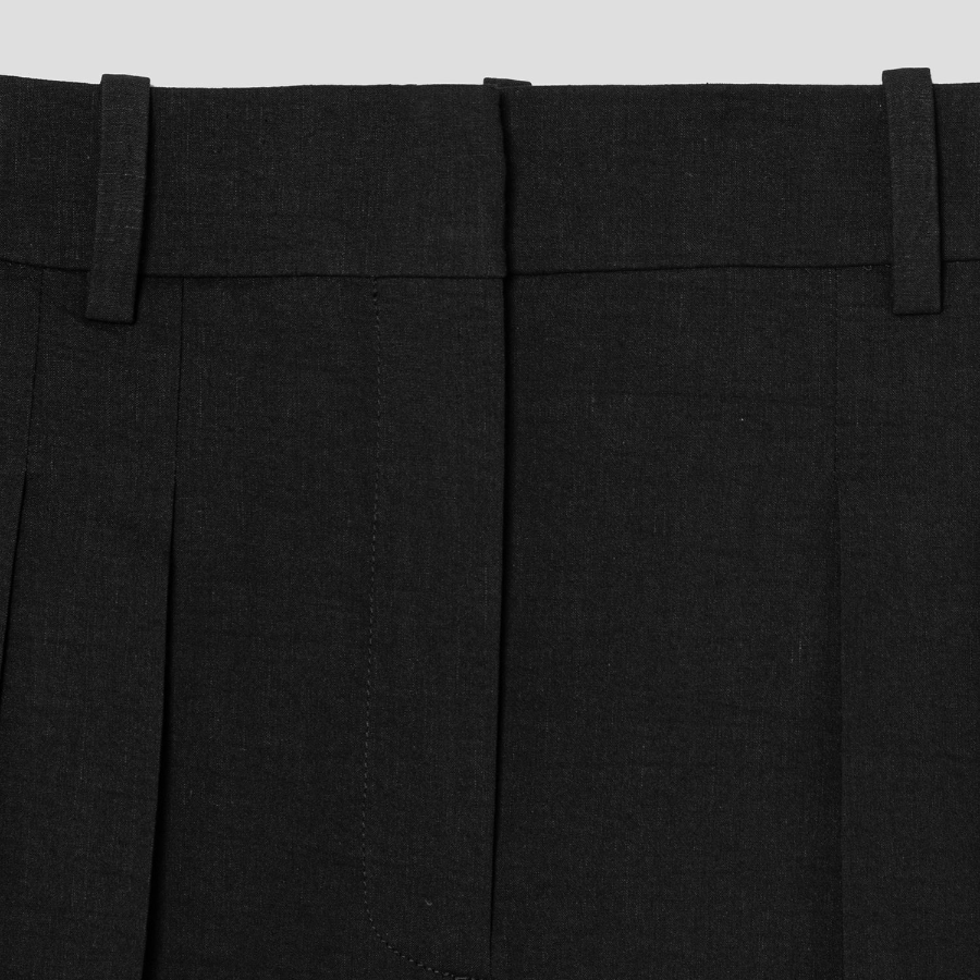 Theory Women Good Crunch Pleated Front Short - Black