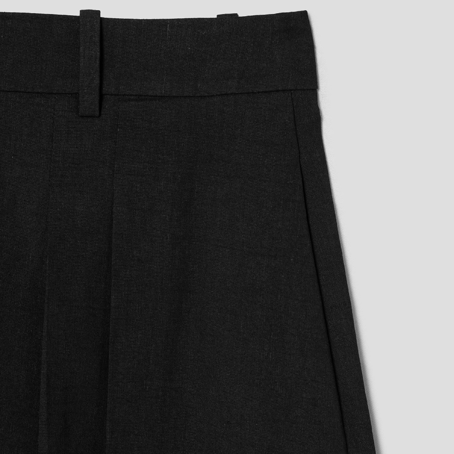 Theory Women Good Crunch Pleated Front Short - Black