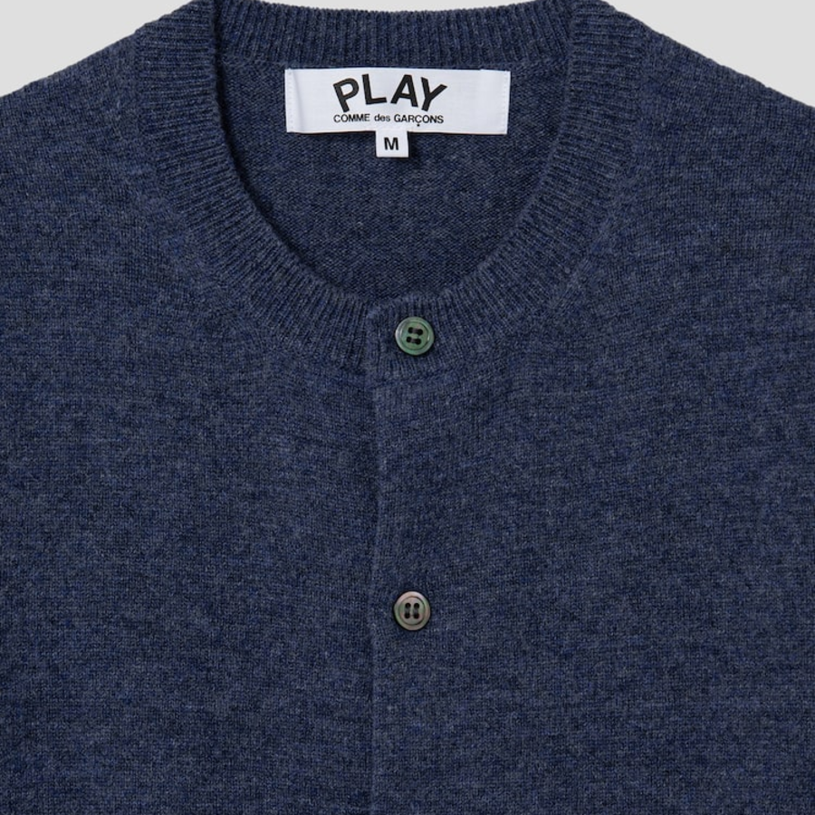 PLAY COMME DES GARÇONS (Women) Pastel Small Red Heart Wappen Cardigan – Navy