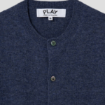 PLAY COMME DES GARÇONS (Women) Pastel Small Red Heart Wappen Cardigan – Navy