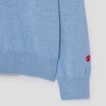 PLAY COMME des GARÇONS (Unisex) Pastel Sleeves Small Heart V-Neck Wool Knit – Light Blue