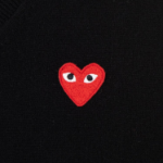 PLAY COMME des GARÇONS (Unisex) Red Heart Wappen Sweater – Black
