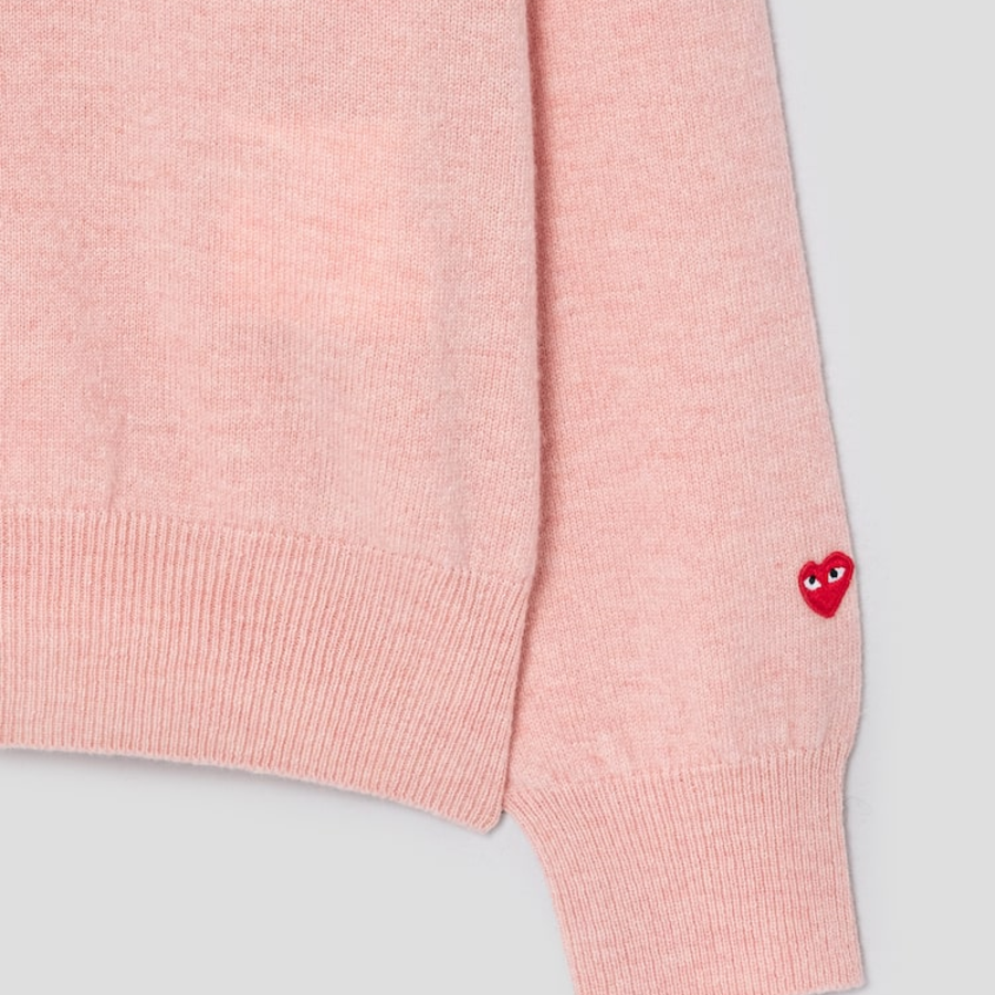 PLAY COMME des GARÇONS (Unisex) Pastel Sleeves Small Heart V-Neck Wool Knit – Light Pink