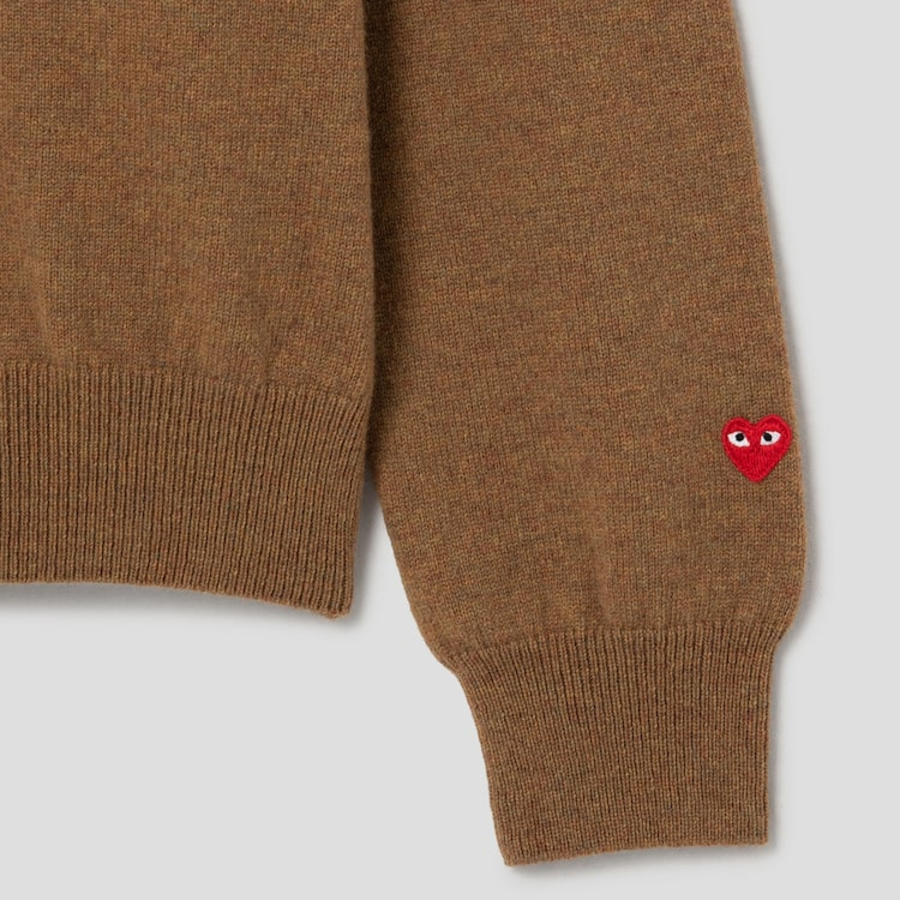 PLAY COMME DES GARÇONS (Women) Pastel Small Red Heart Wappen Sweater – Yellowish Brown