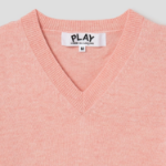 PLAY COMME DES GARÇONS (Women) Pastel Small Red Heart Wappen Sweater – Light Pink