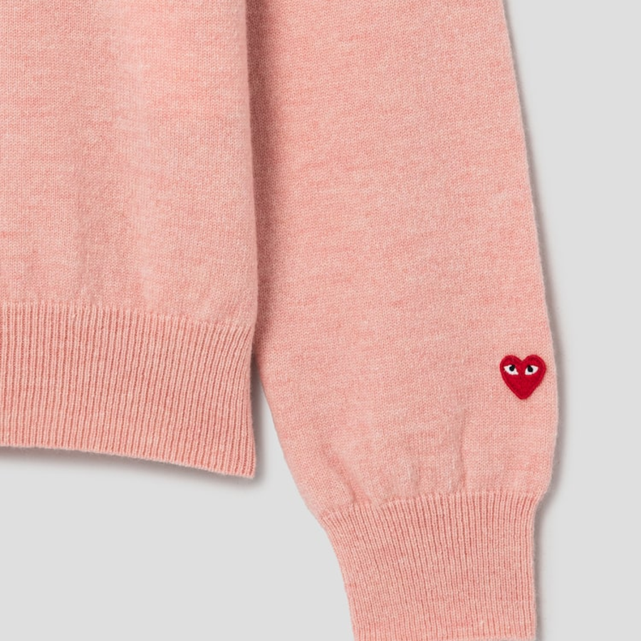 PLAY COMME DES GARÇONS (Women) Pastel Small Red Heart Wappen Sweater – Light Pink