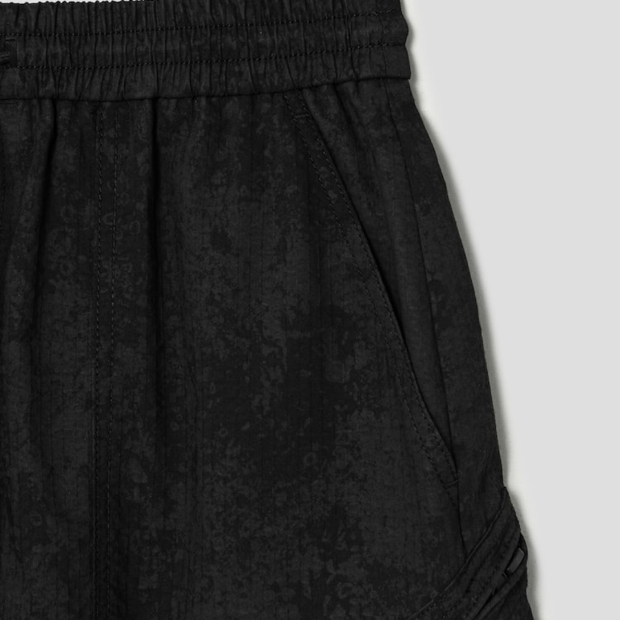 JUUN.J [CORE] Painting Stripe Velcro Detailed Shorts – Black