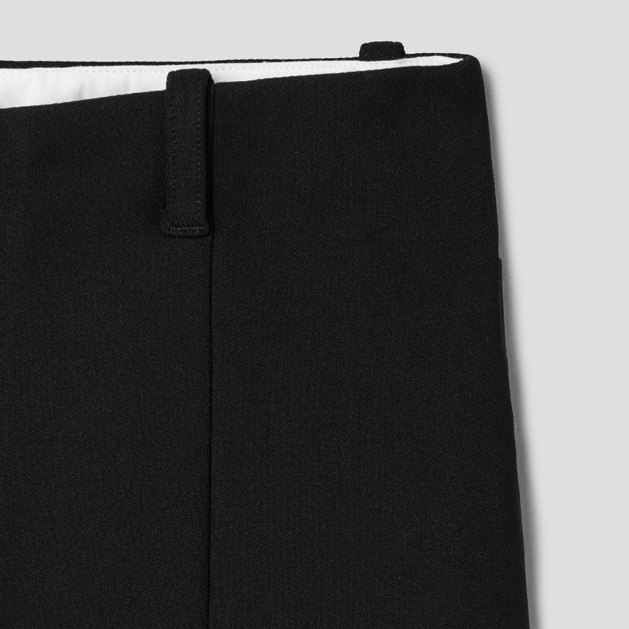 JACQUEMUS Le Pantalon Capri — Black