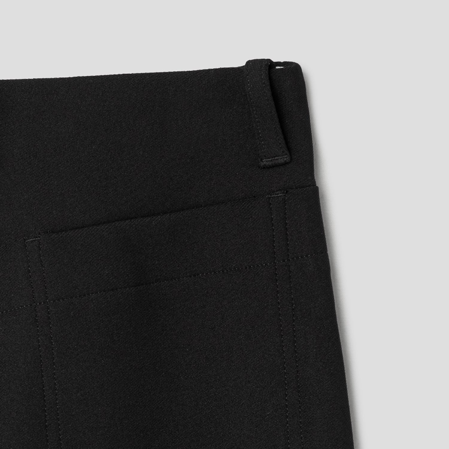 JACQUEMUS Le Pantalon Capri — Black