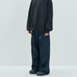 JUUN.J Oil-Denim Puckering Cargo Jeans – Blue