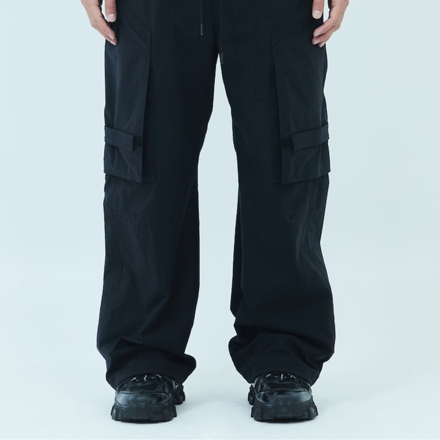 JUUN.J Nylon Velcro Detailed Cargo Pants – Black
