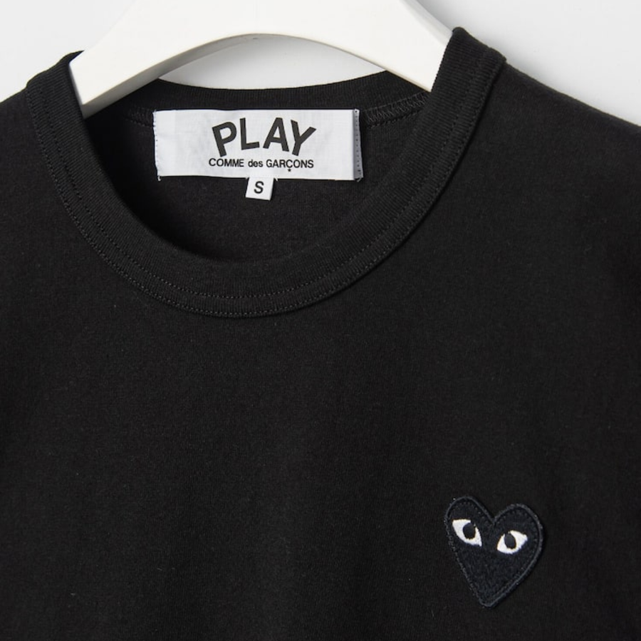 PLAY COMME des GARÇONS (Unisex) Black Heart Wappen T-Shirt – Black