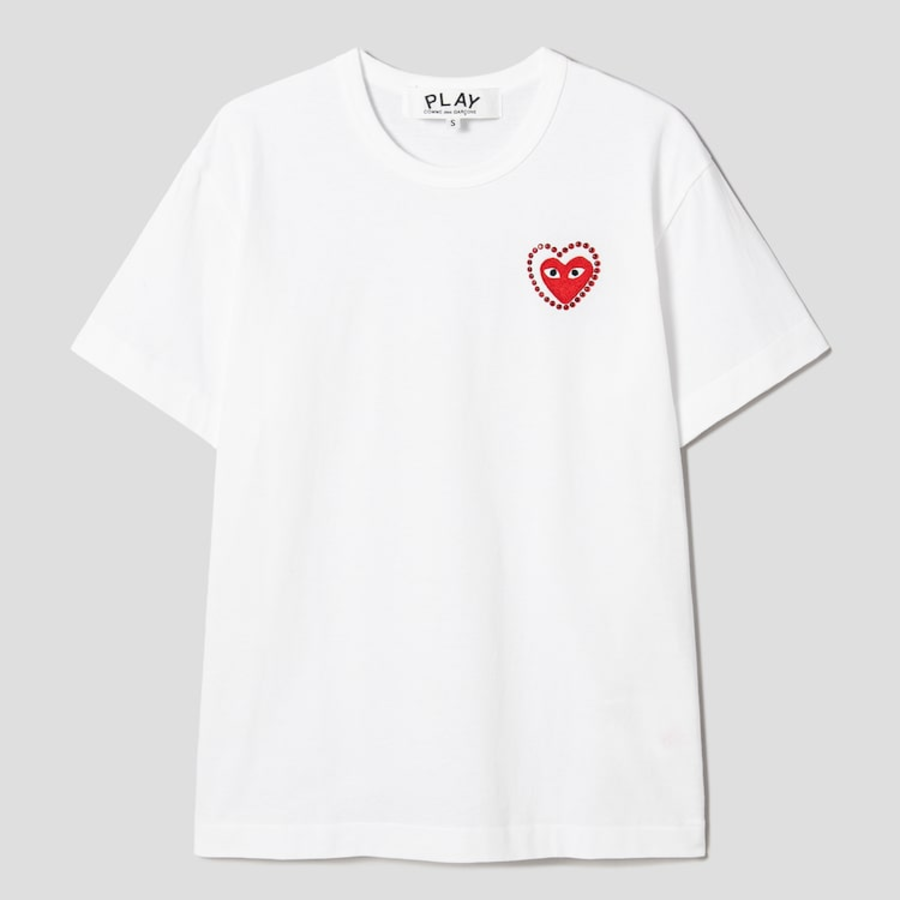 PLAY COMME des GARÇONS (Unisex) Red Heart Wappen Metalstone T-Shirt – White