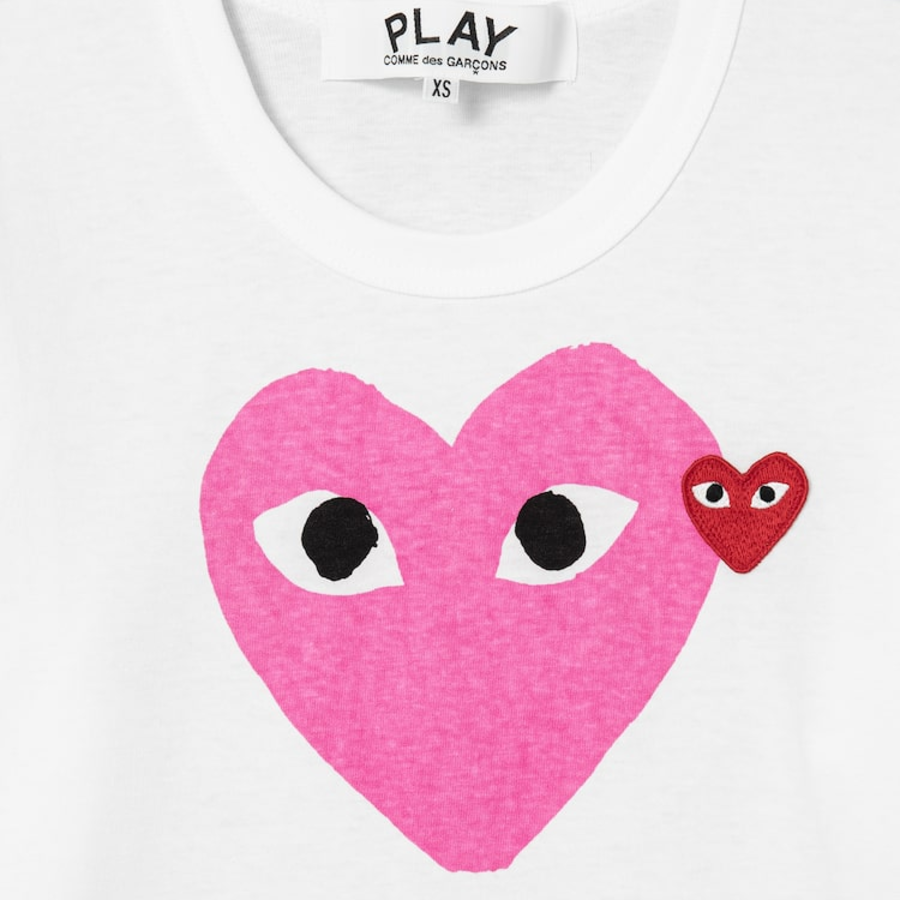 PLAY COMME des GARÇONS (Unisex) Red Wappen Pastel Heart Print T-Shirt – White