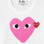 PLAY COMME des GARÇONS (Unisex) Red Wappen Pastel Heart Print T-Shirt – White