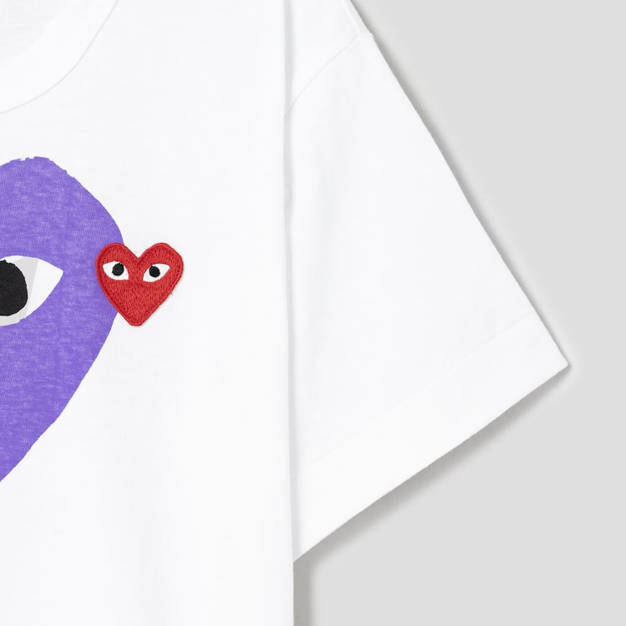 PLAY COMME des GARÇONS (Unisex) Red Wappen Pastel Purple Heart Printed T-Shirt – White