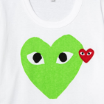 PLAY COMME des GARÇONS (Unisex) Red Heart Wappen Green Heart Print T-Shirt – Green