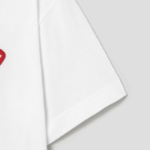 PLAY COMME des GARÇONS (Unisex) Red Wappen Pastel Heart Print T-Shirt – White