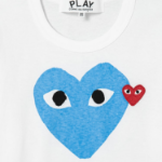 PLAY COMME des GARÇONS (Unisex) Red Wappen Pastel Heart Print T-Shirt – White