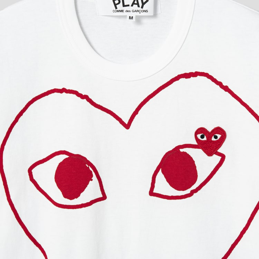 PLAY COMME des GARÇONS (Unisex) Red Heart Wappen Red Lined Heart T-Shirt – White