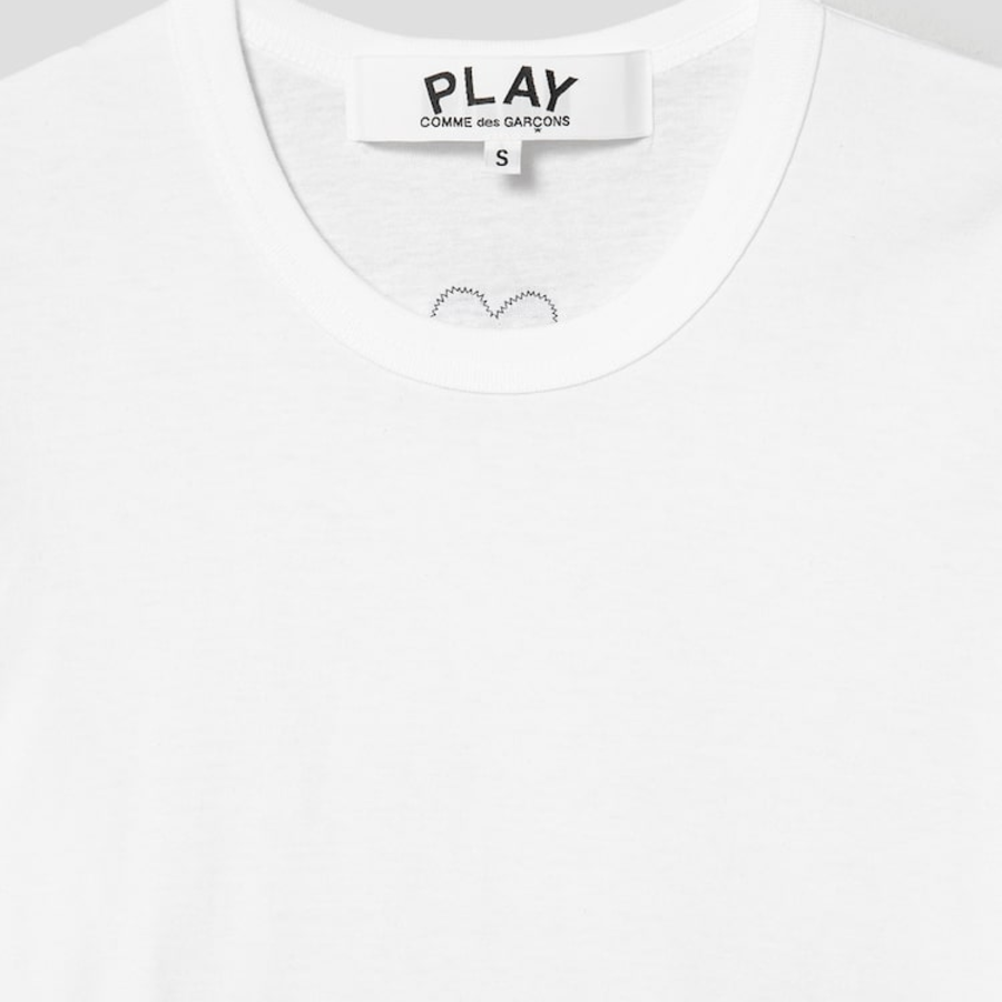 PLAY COMME des GARÇONS (Unisex) Black Heart Wappen T-Shirt – White