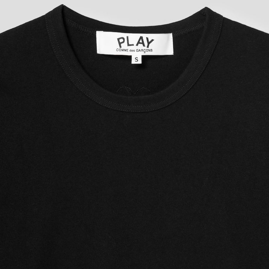 PLAY COMME des GARÇONS (Unisex) Black Heart Wappen T-Shirt – Black
