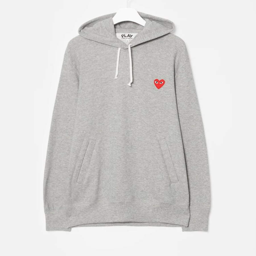 PLAY COMME des GARÇONS Red Heart Wappen Hoodie – Grey