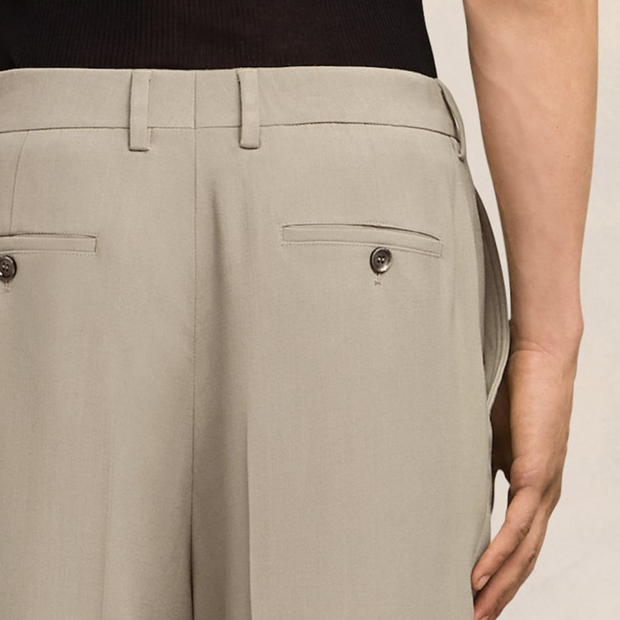 ami Men Carrot Fit Trousers – Beige