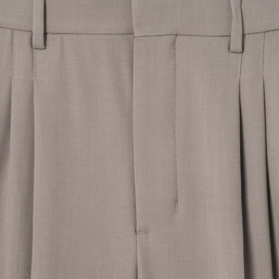 ami Men Carrot Fit Trousers – Beige