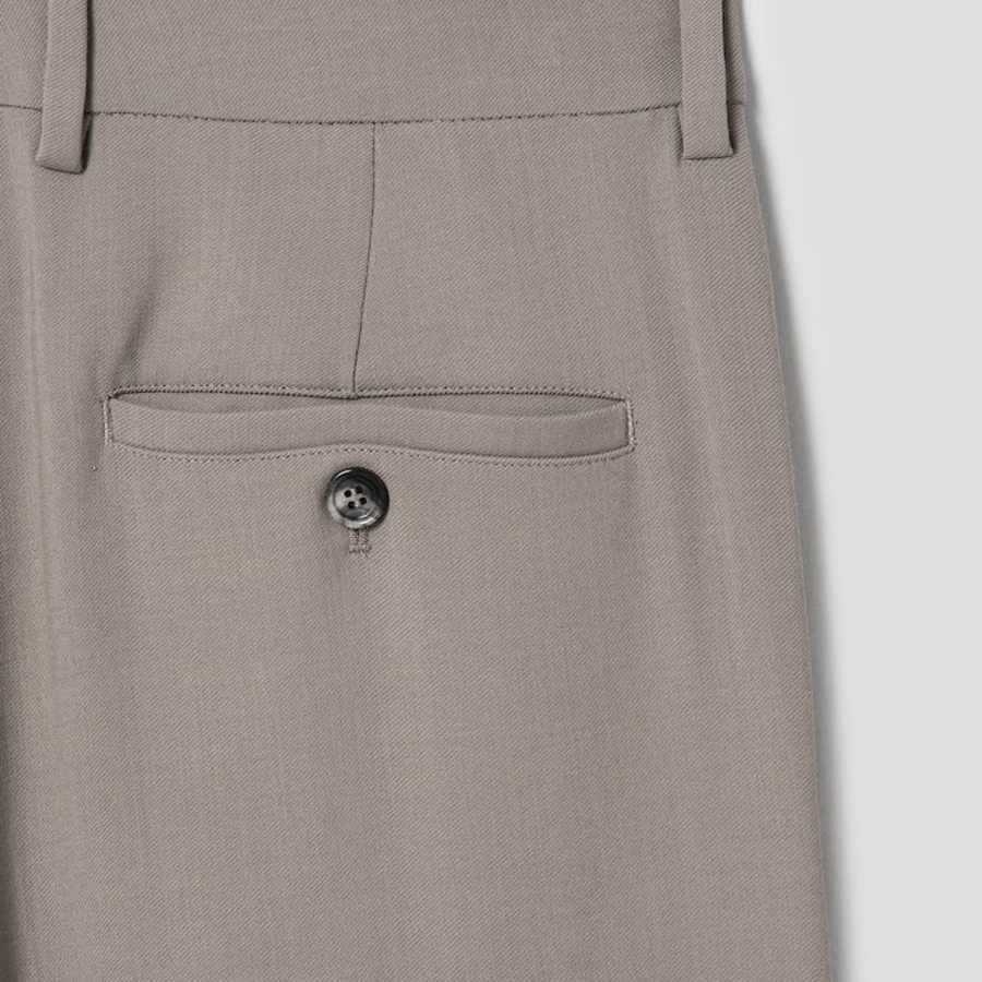 ami Men Carrot Fit Trousers – Beige