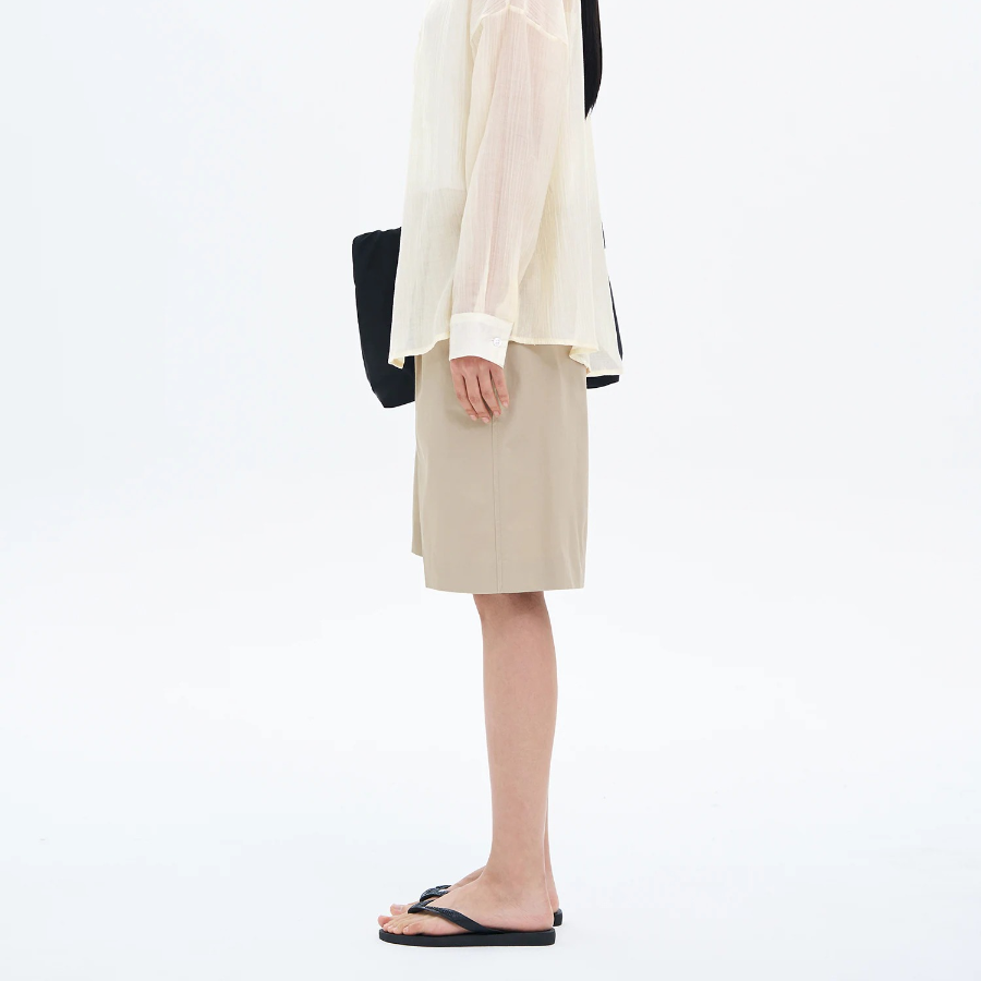 8 seconds Cotton Tuck Bermuda Pants — Beige