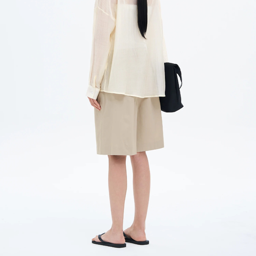 8 seconds Cotton Tuck Bermuda Pants — Beige