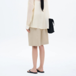 8 seconds Cotton Tuck Bermuda Pants — Beige