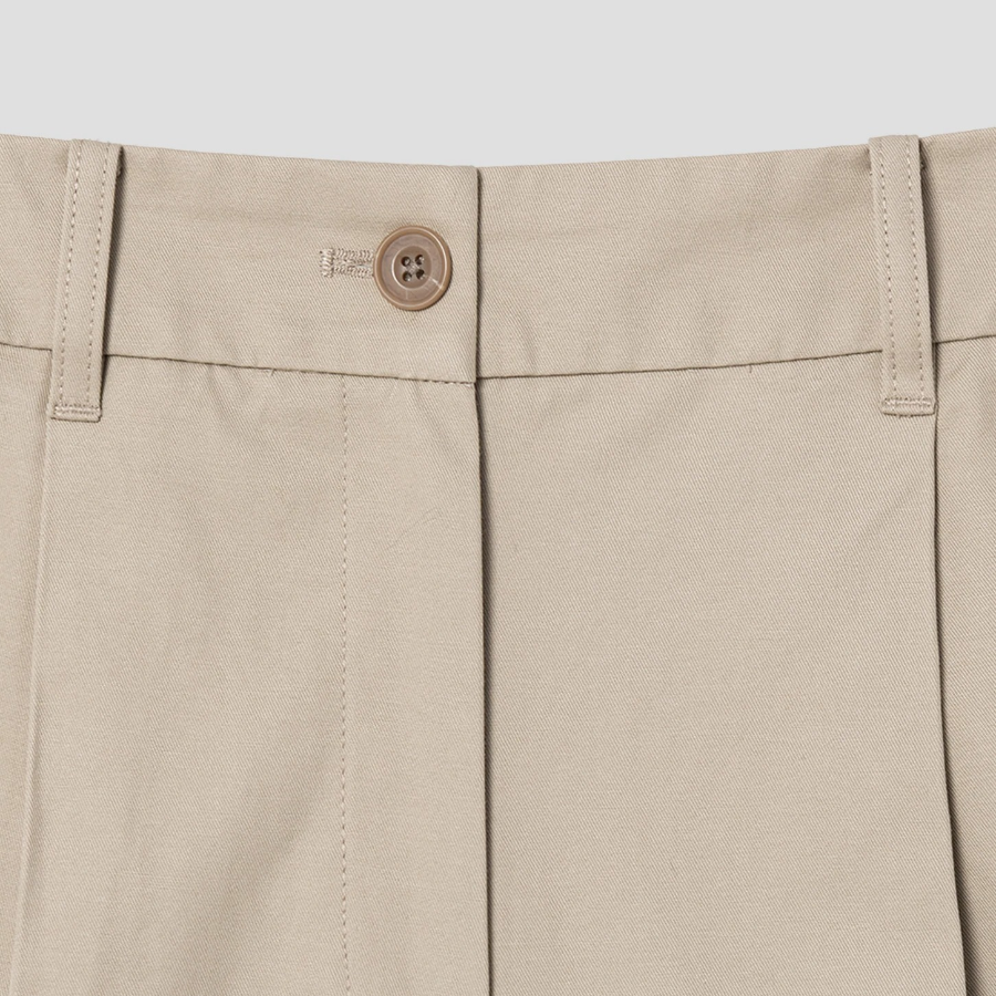 8 seconds Cotton Tuck Bermuda Pants — Beige