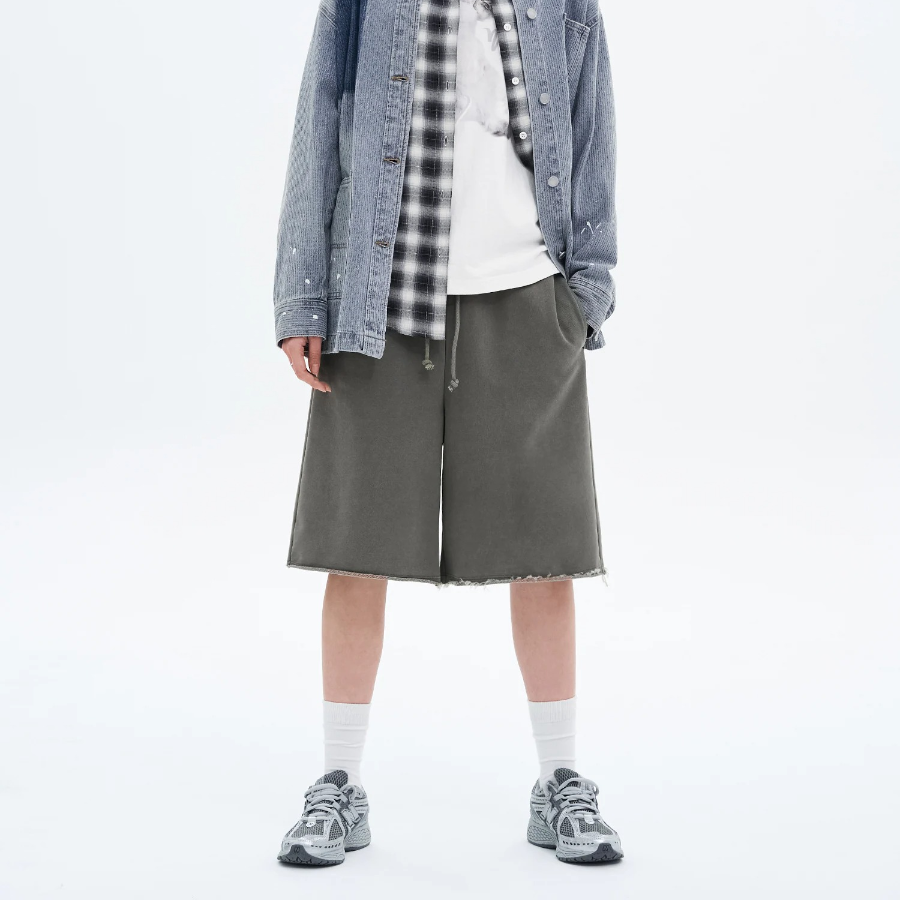 8 seconds [UNI8] Garment Dyed Bermuda Pants — Khaki