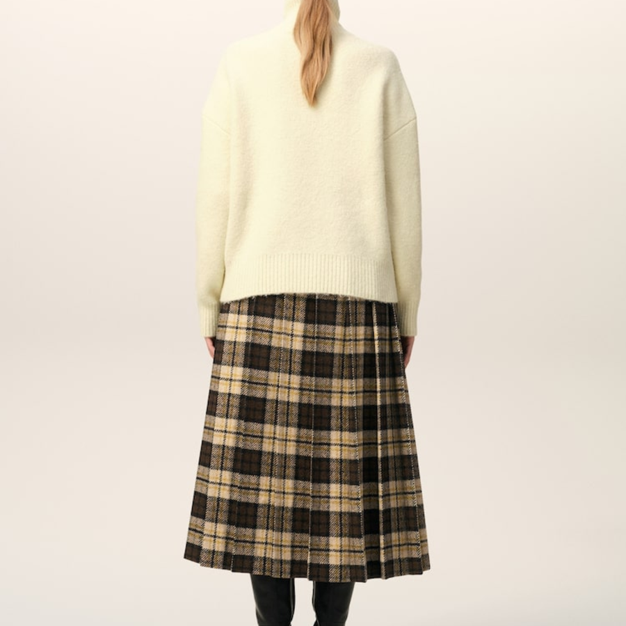 ami Gold Adc Turtleneck – Off-White